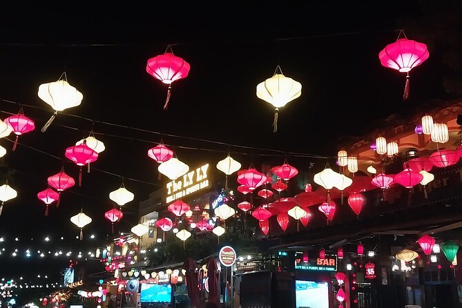 Private Walking Tour at Hoi An Night Market and Sampan Boat Ride - Reviews