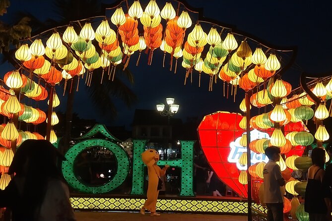Private Walking Tour at Hoi An Night Market and Sampan Boat Ride - Contact Viator, Inc