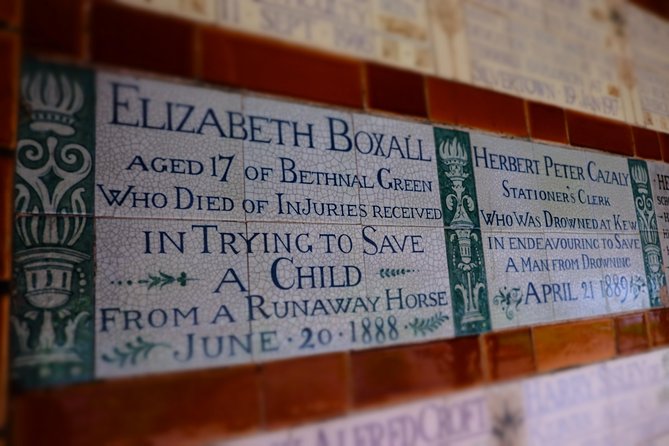 Private Walking Tour: Essential London and Hidden Gems - Exploring Vibrant Neighborhoods