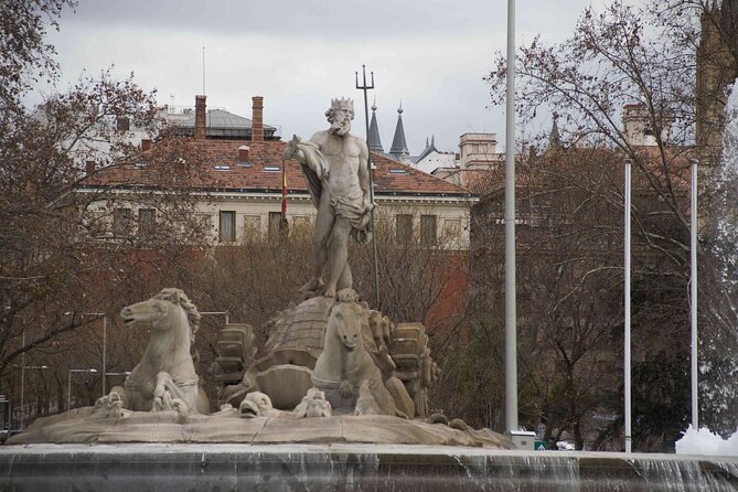 Private Walking Tour Guided With Visit to the Royal Palace and Prado Museum - Knowledgeable Guides