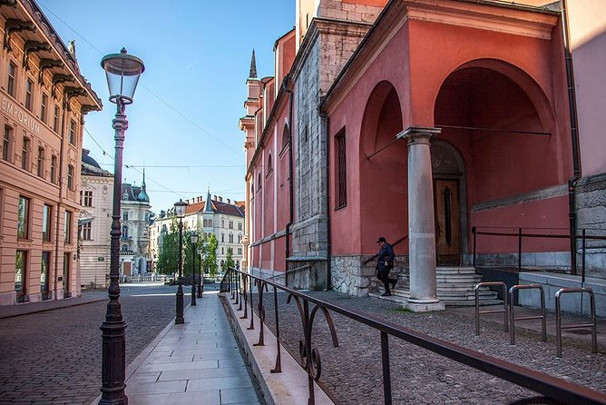 Private Walking Tour in Ljubljana With a Local - Meeting and End Points