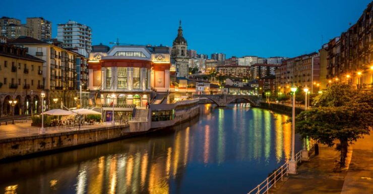 Private Walking Tour of Bilbao 4 Hours - Tour Experience Highlights in Bilbao