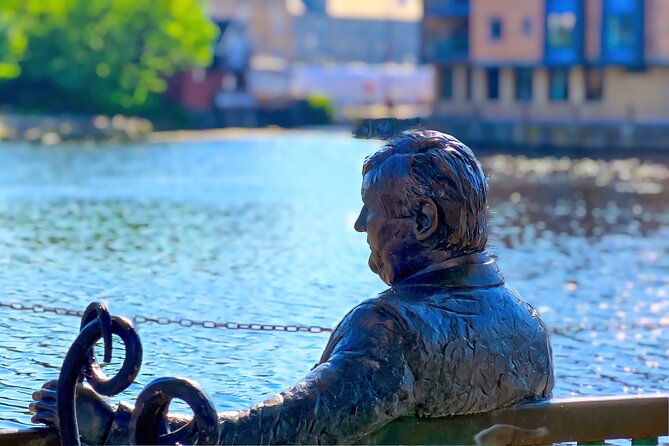 Private Walking Tour of Leith in Edinburgh - Iphone Photography Techniques