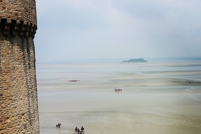 Private Walking Tour of Mont Saint Michel With a Licensed Guide - Overview and Description of Mont Saint Michel