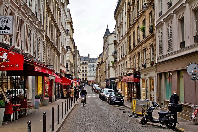 Private Walking Tour of Montmartre Neighborhood in Paris - Historical Landmarks