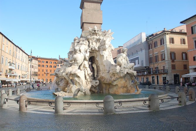 Private Walking Tour of Roman Squares and Fountains Plus the Pantheon - Customization Options and Itinerary