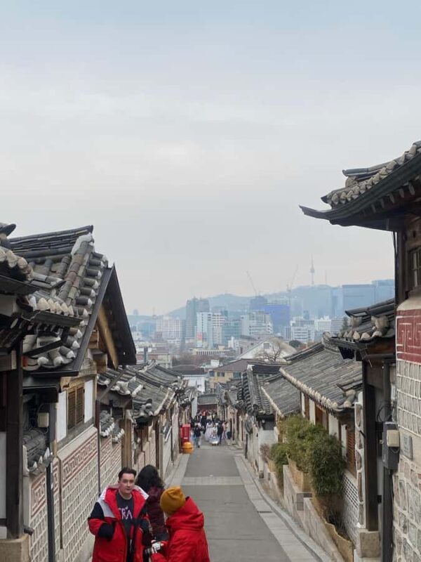 Private walking tour of Seoul: Past and present - An In-Depth Look at the Tour