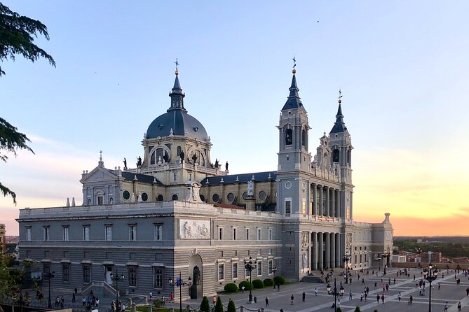 Private Walking Tour to Royal Palace and Old Town of Madrid - Discover the Royal Palace of Madrid