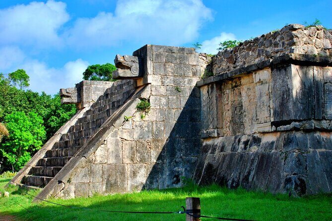 Private Walking Tour with a Local Guide in Chitzen Itza - Exploring the Itinerary in Detail