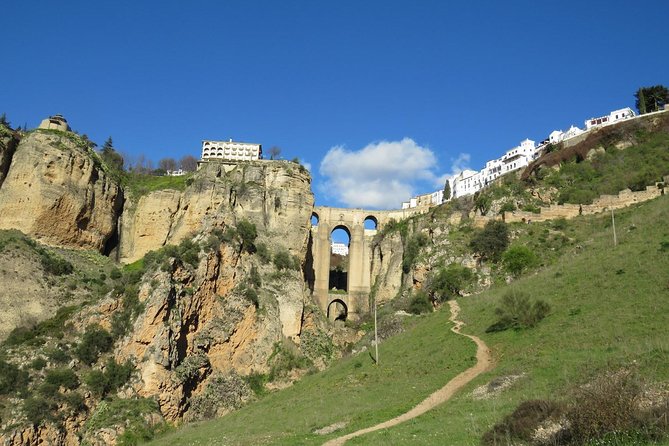 Private White Villages & Ronda Day Tour From Seville - Tour Experience and Positive Reviews