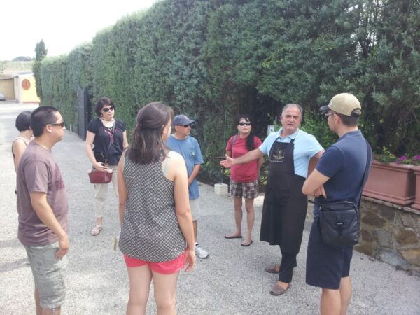 Private Wine Tour for 2 With Tastings & Lunch at 2 Winery - Booking and Cancellation Policy