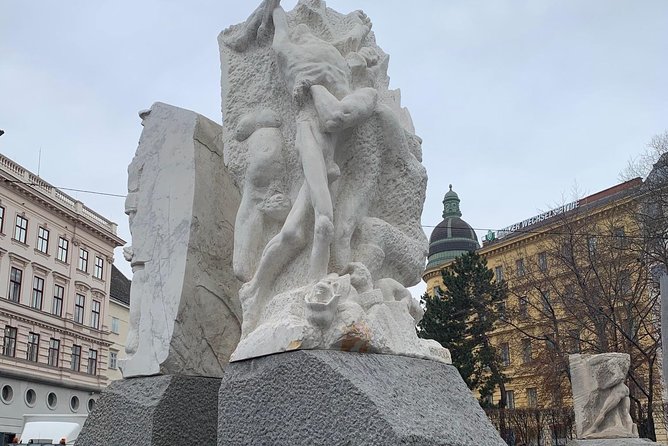 Private World War II Walking Tour in Vienna - Reviews and Recommendations