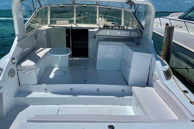 Private Yacht Cancun 42ft up to 8 People - Fuel Fees Included