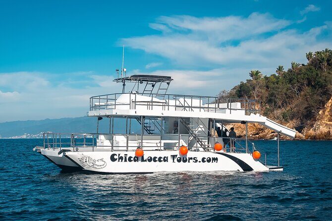 Private Yacht Charter Chica Fun 6 waterslides in Puerto Vallarta - An In-Depth Look at the Private Yacht Charter Chica Fun 6 in Puerto Vallarta