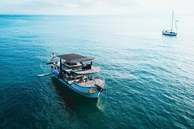 Private Yacht Charter ChicaFUN 2 Waterslides All Inclusive - An Overview of the Experience