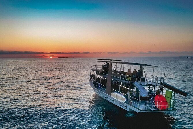 Private Yacht Charter ChicaFUN 2 Waterslides All Inclusive - Who Is This Tour Best For?