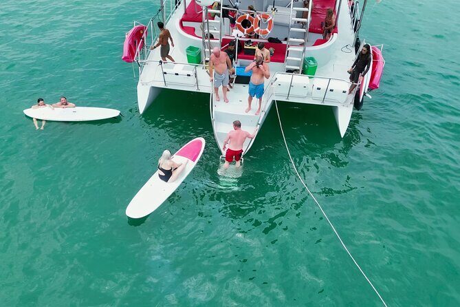 Private Yacht Charter ChicaFUN 3 Waterslides All Inclusive - Who Will Love This Tour?