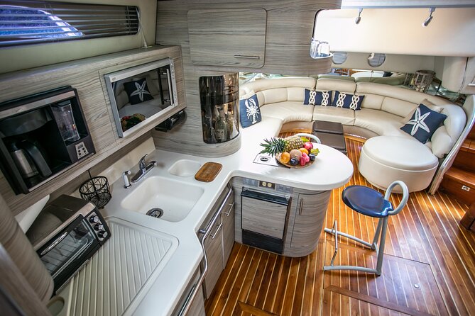 Private Yacht Charter in Costa Rica - Inclusions