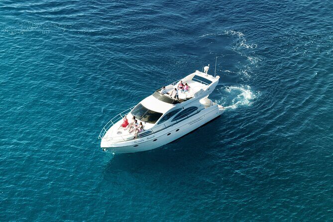 Private Yacht Charter in Madeira - 2 hours - Introduction: A Luxurious Look at Madeira’s Coastline from the Water