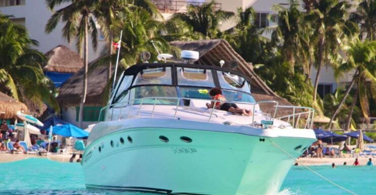Private Yacht in Cancun for Maximun 15 People - Celebrate on a Caribbean Yacht