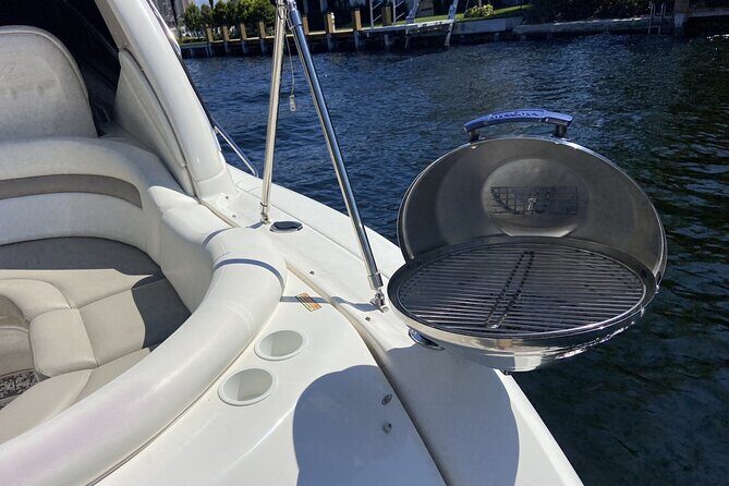 Private Yacht in Punta Cana, Unlimited Drinks and HipHop Music - An In-Depth Look at the Private Yacht Experience in Punta Cana