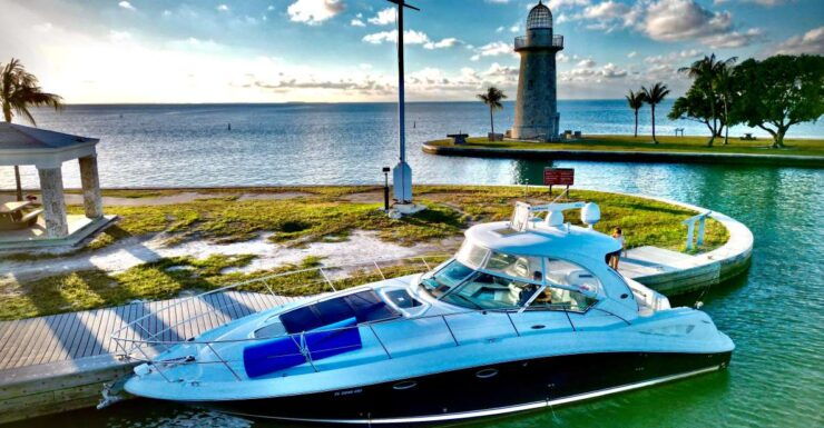 Private Yacht Rentals 2h Champagne Gift - Duration and Availability