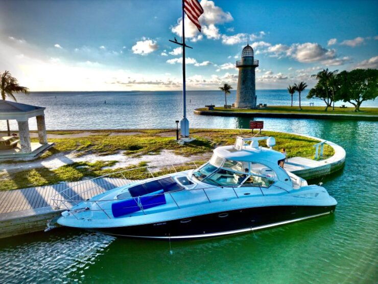 Private Yacht Rentals 2h Champagne Gift - Pricing Options