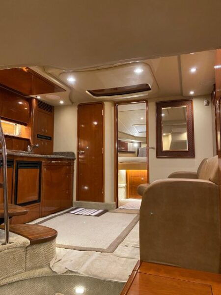 Private Yacht Rentals 2h Champagne Gift - Additional Amenities and Services