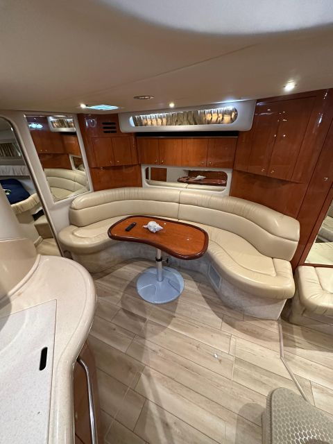 Private Yacht Rentals 4h Champagne Gift - Highlights