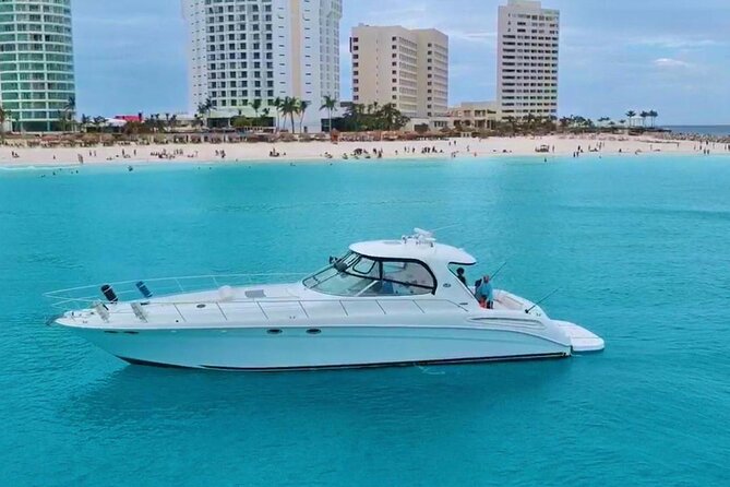 Private Yacht SEARAY SUNDANCER 60ft up to 20 Pax 23P1 - Capacity and Rental Options