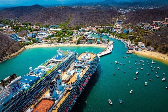 Private Yacht Tour of the Bays of Huatulco - A Deep Dive into the Experience