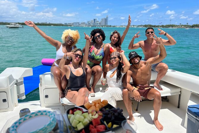 Private Yacht Tour W/Captain See the Millionaires Homes & Miami in a Unique Way - Unique Experiences on the Yacht