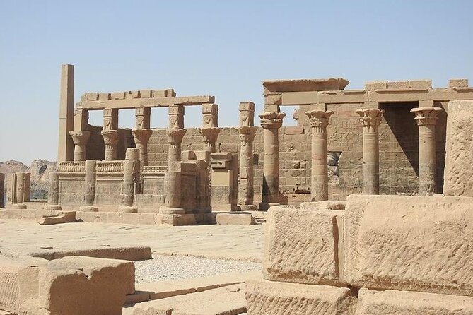 Privatetour Medinet Habu,Valleyof Nobles,Deirel Madina With Lunch - Tour Logistics