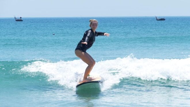 Pro Surf Lessons/Surfboard Rental in Danang Vietnam - Group Size and Instructor Support