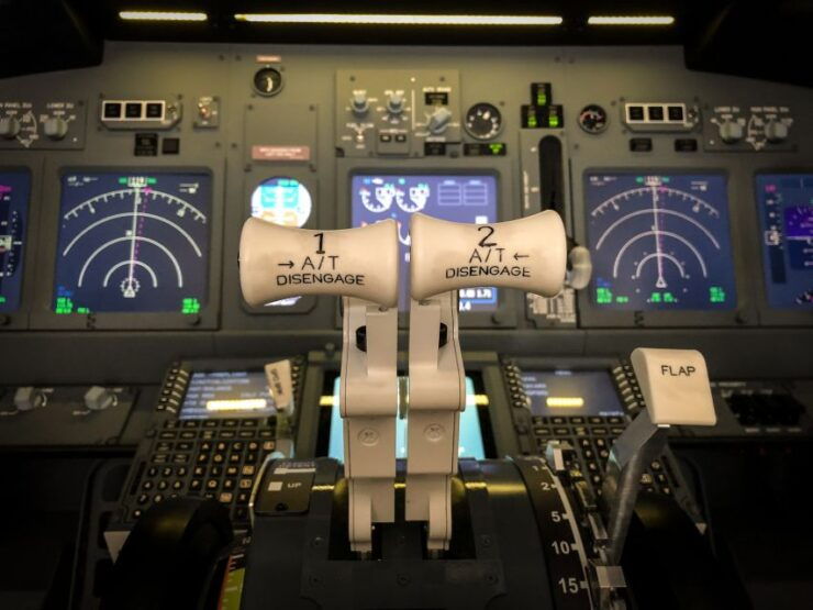 Professional Boeing 737-800 Simulator - 100 Minutes - Experience Details