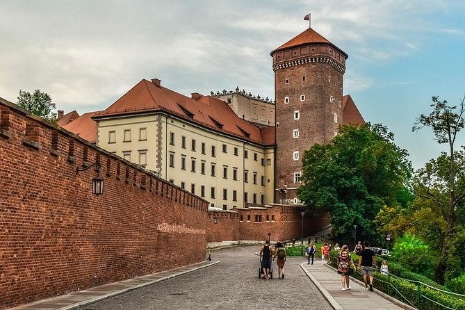 Professional Guides Walking Tours-Krakow Day&Night (1-2pers) - Directions