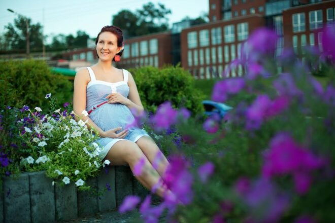 Professional Maternity Photoshoot in Amsterdam - Full Description