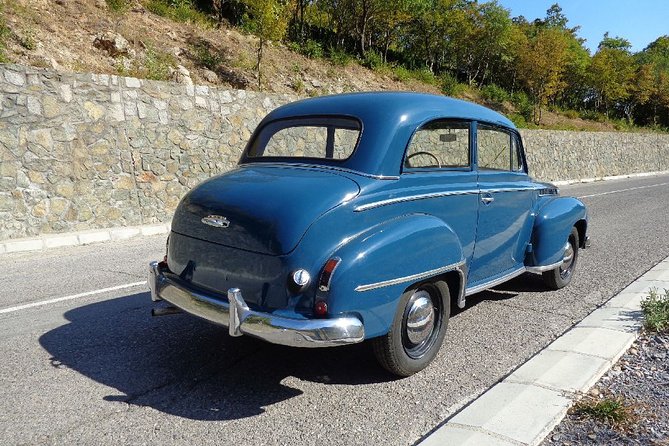 Professional Photo Session With a Retro Car - Good To Know