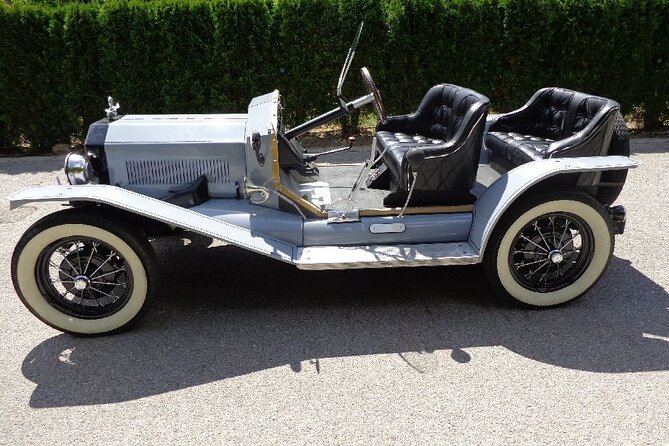 Professional Photo Session With a Retro Car - Booking Information