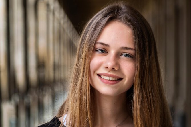 Professional Photo Shoot Walking Tour in Central Paris - Booking and Pricing Details