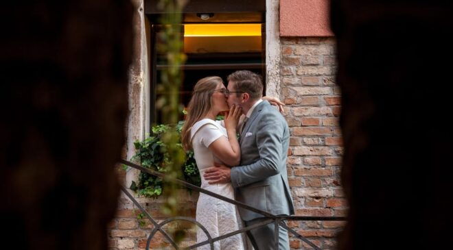 Professional Photoshoot : A Love Story in the Heart of Rome - Iconic Locations