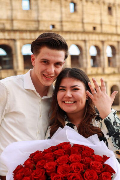 Professional Photoshoot : A Love Story in the Heart of Rome - Language Options