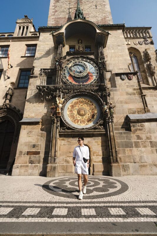 Professional photoshoot experience in the Old Town in Prague - What you receive, and what remains unclear