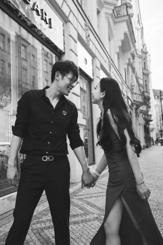 Professional photoshoot experience in the Old Town in Prague - Is an hour worth the price?