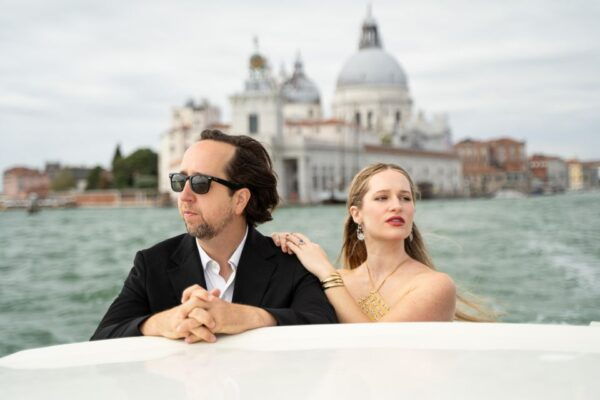 Professional Photoshoot in Venice - Included Services and Optional Extras