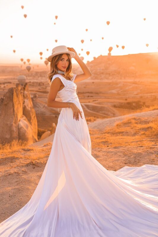 Professional photoshoot with flying dress in Cappadocia - Dress, comfort, and who should come along