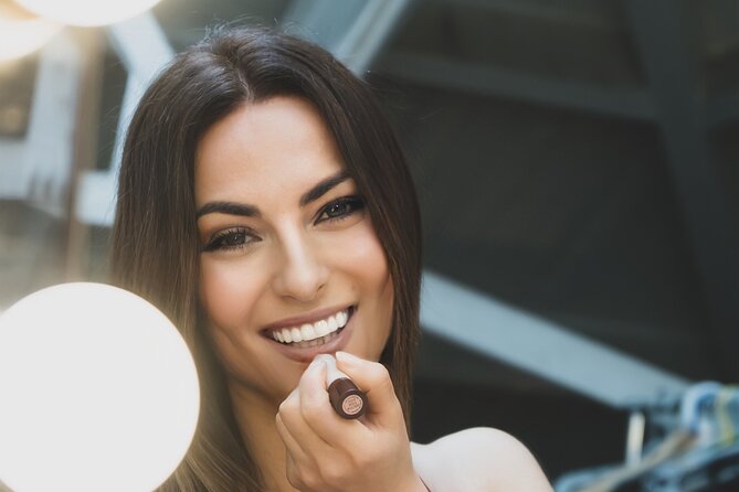 Professional Tinder Photoshoot in London - Experienced Photographer for Your Tinder Profile