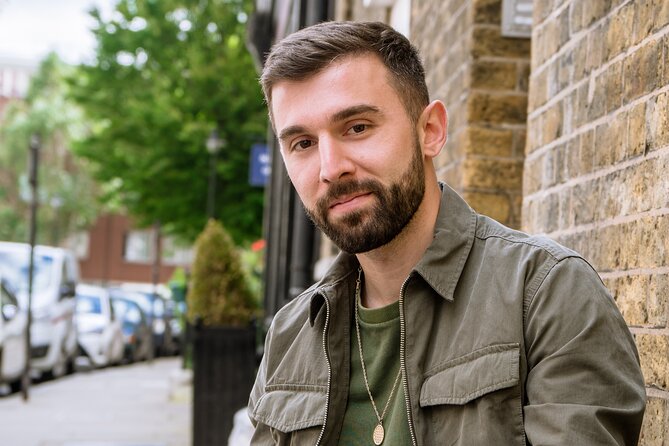 Professional Tinder Photoshoot in London - Flexible Cancellation Policy