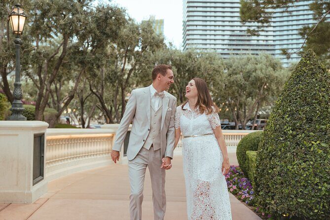 Professional Wedding Chapel Photographer in Las Vegas - Who Should Book This Tour?