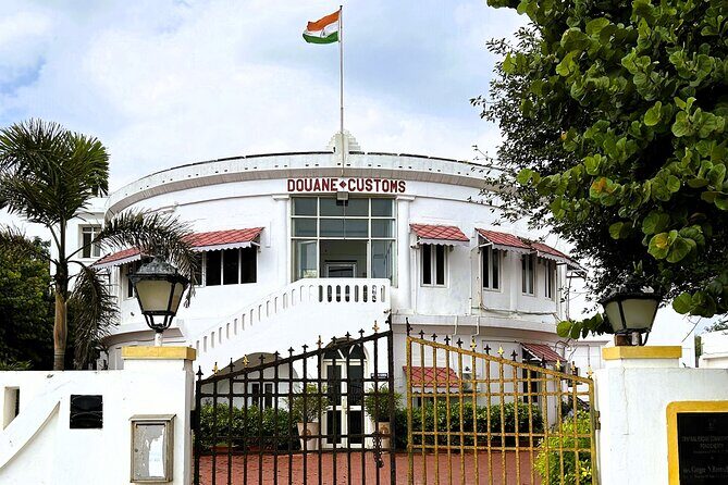 Promenade Through Pondicherry: A Self-Guided Audio Tour - Parks and Monuments: French Colonial Memorials and Independence Statues